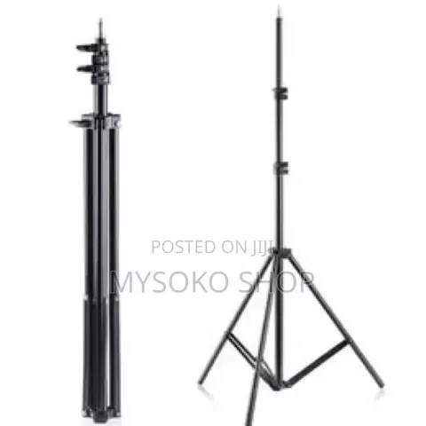 8806 Light Tripod Stand