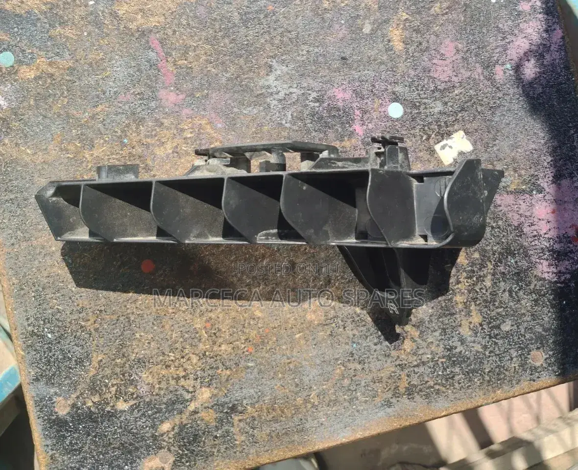 Harrier New Taillight Bracket