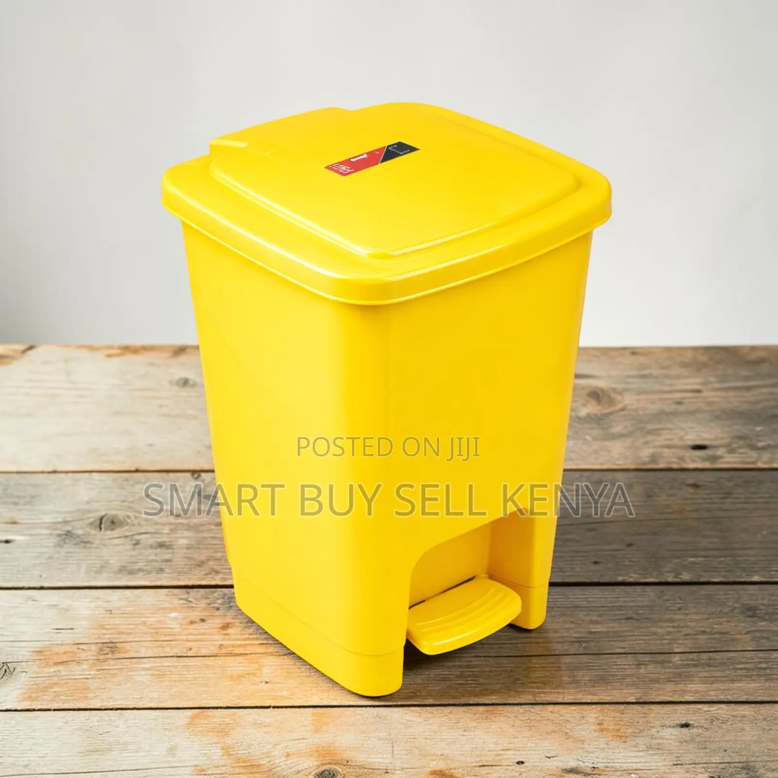 User-Friendly 30l Hard Plastic Step Pedal Waste Garbage Bin for Clinic