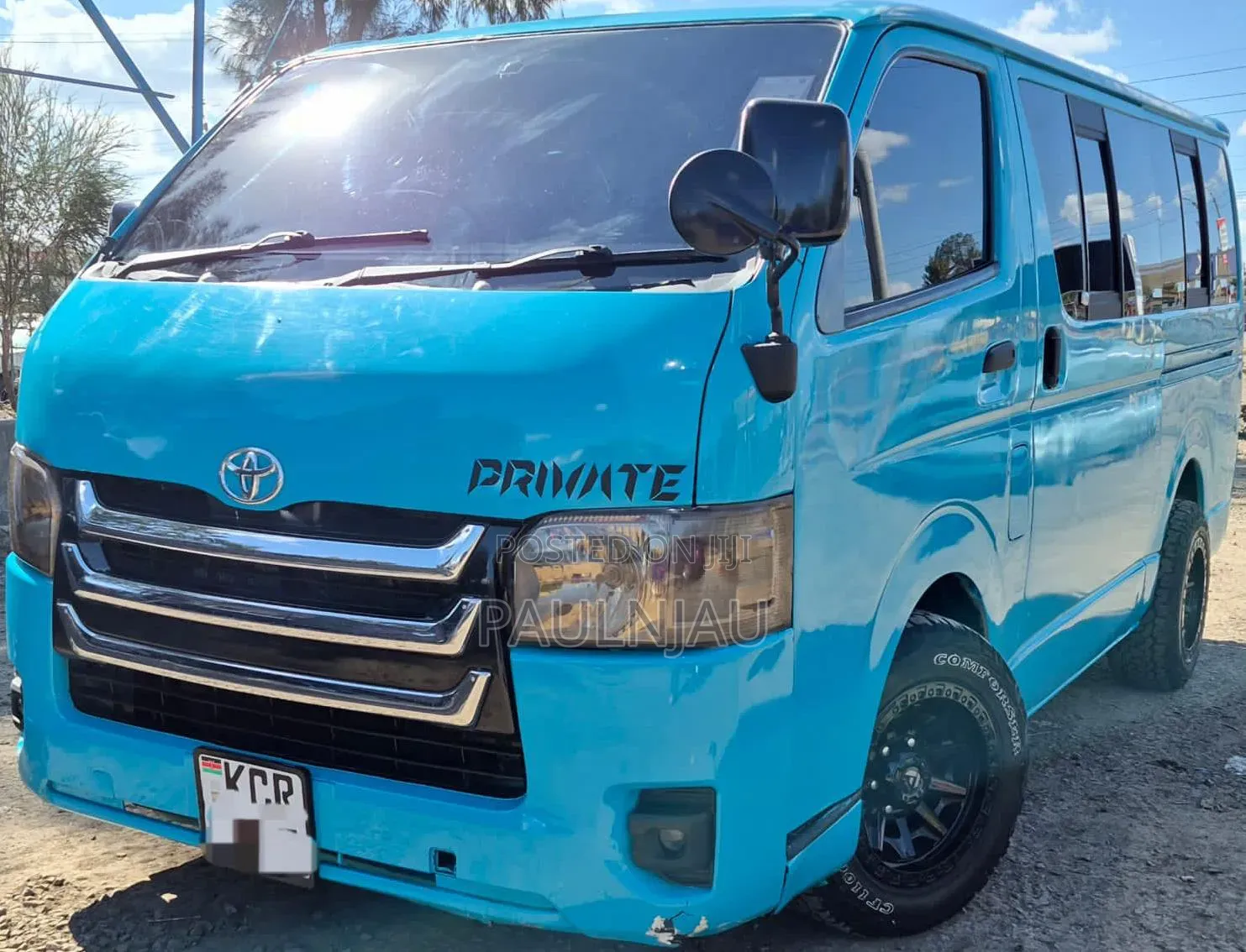 Toyota HiAce 2011 Blue