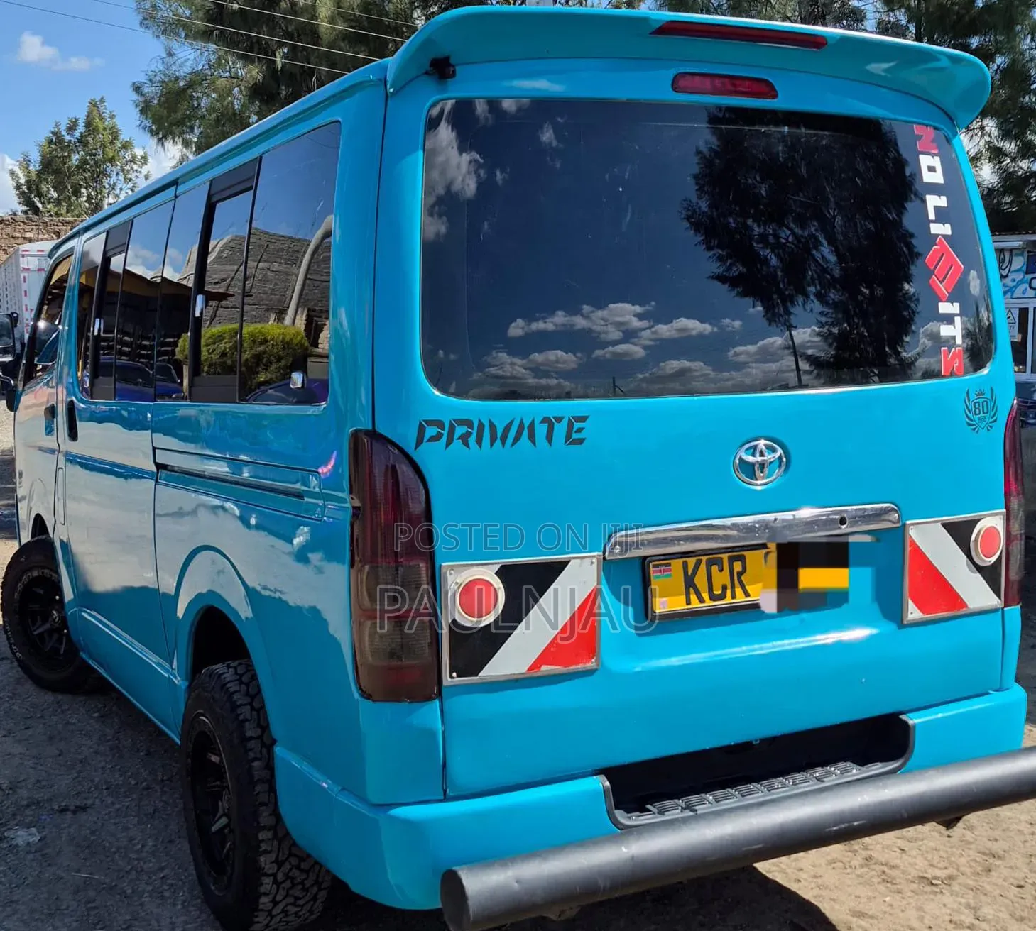 Toyota HiAce 2011 Blue