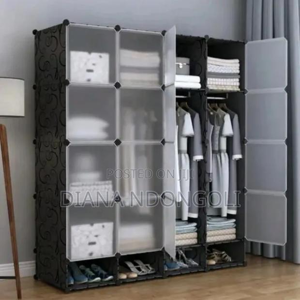 4- Column Portable Plastic Wardrobes