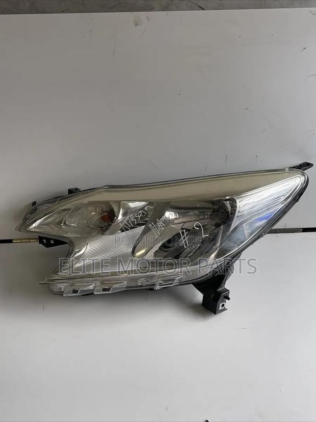 Nissan Note 2012 Headlight