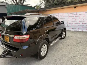 Toyota Fortuner 3.0 D AWD 2010 Black