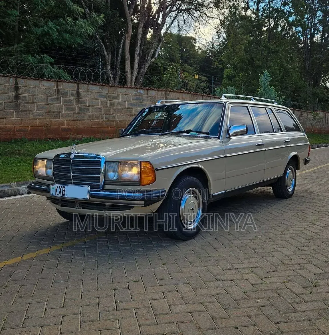 Mercedes-Benz W123 1985 Beige