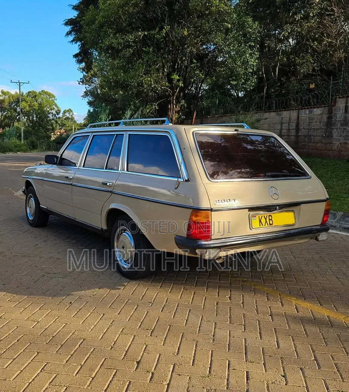 Mercedes-Benz W123 1985 Beige
