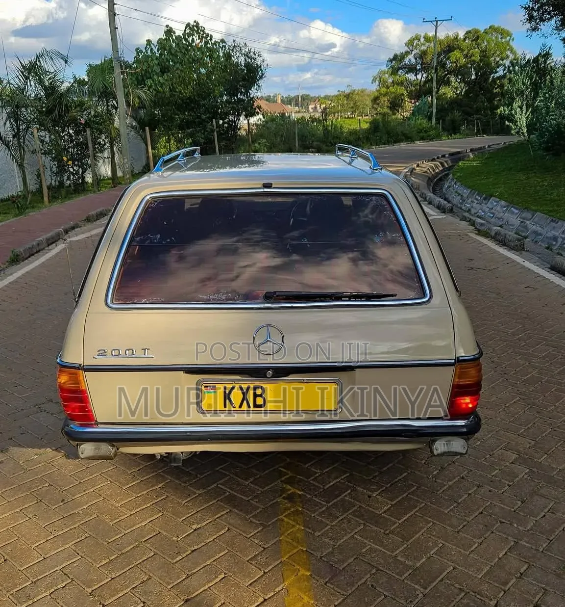 Mercedes-Benz W123 1985 Beige
