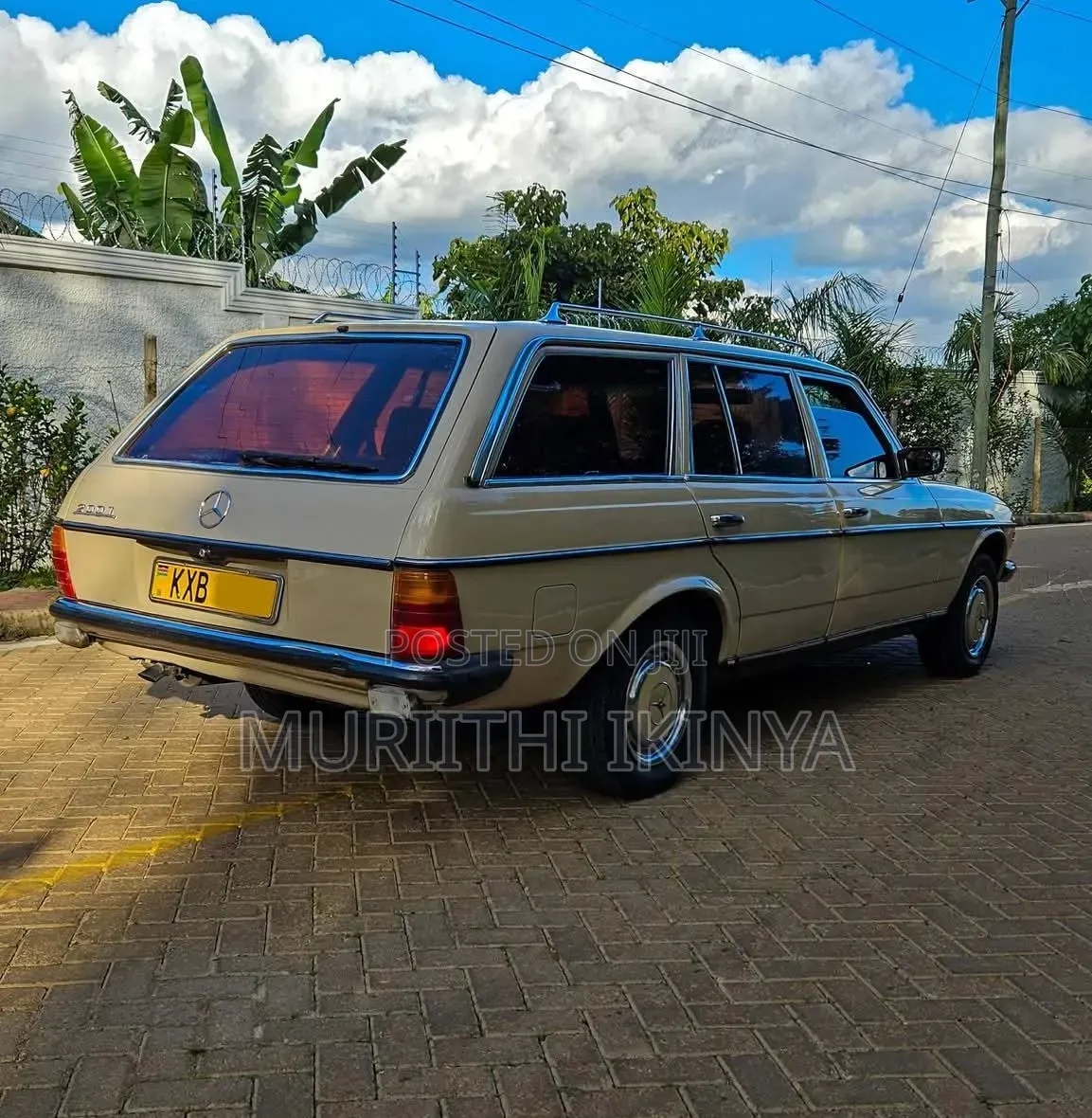 Mercedes-Benz W123 1985 Beige