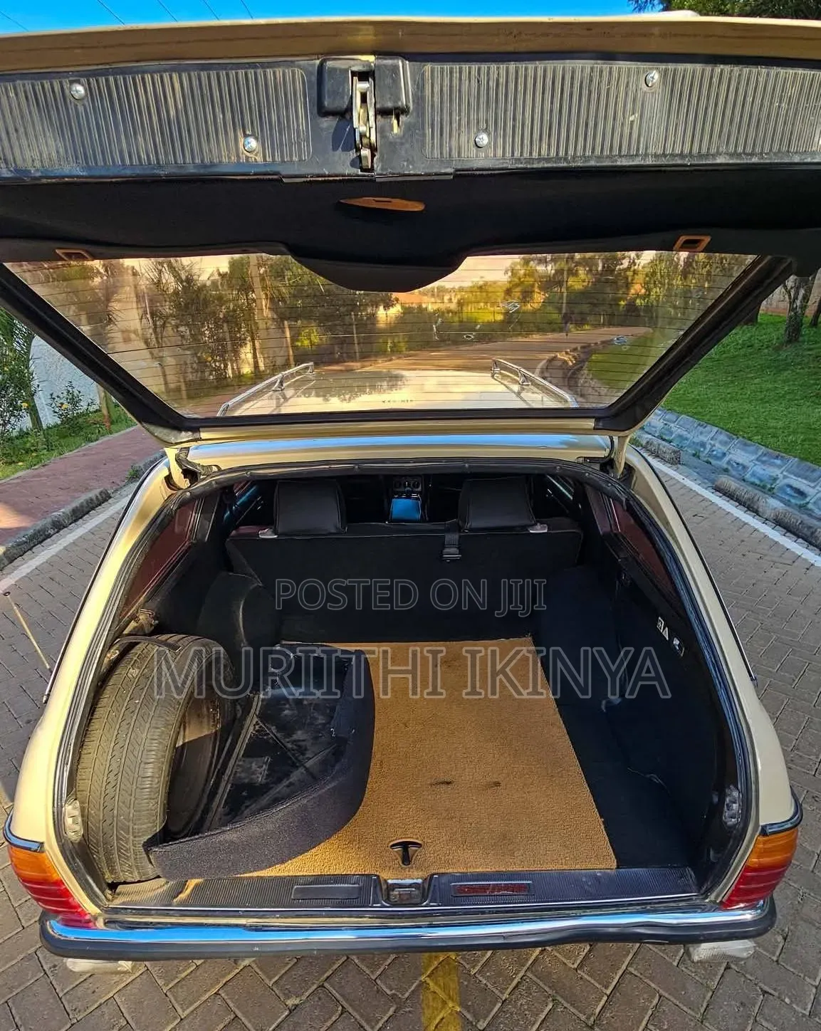 Mercedes-Benz W123 1985 Beige