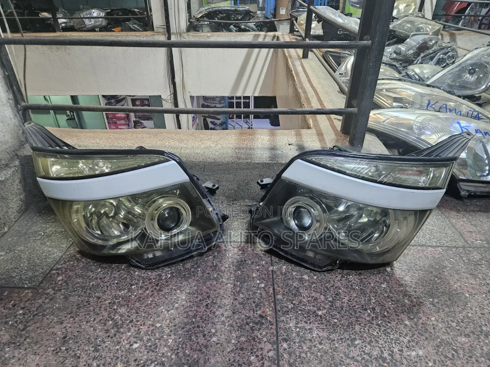 Voxy 2007/3008/2009/2010 Non Xenon Ex Japan Headlights