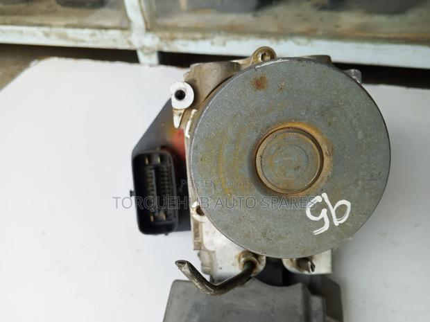 Toyota Hilux 2010-2015 Abs Pump (95) - thumbnail 2