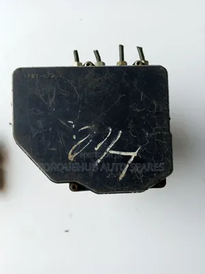 Toyota Hilux 2010-2015 Abs Pump (95)