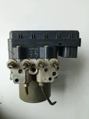 Toyota Hilux 2010-2015 Abs Pump (95)