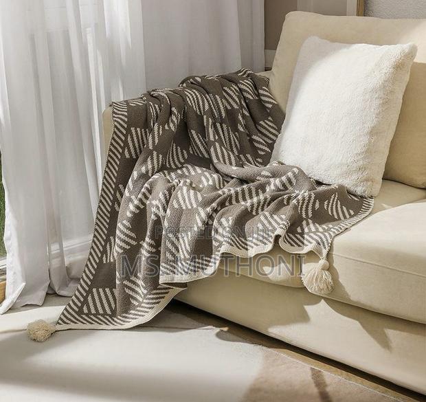 Top Notch Quality Bed / Couch Knit Soft Throw Blankets - thumbnail 7
