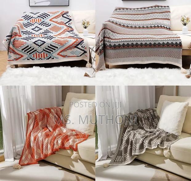Top Notch Quality Bed / Couch Knit Soft Throw Blankets
