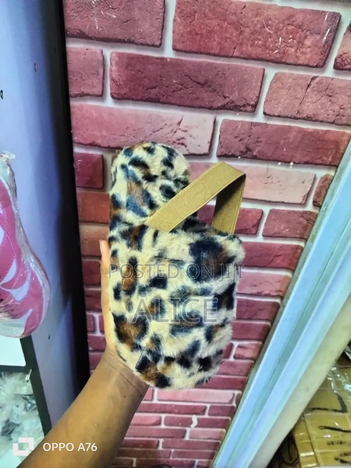 Fluffy Sandles