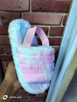 Fluffy Sandles