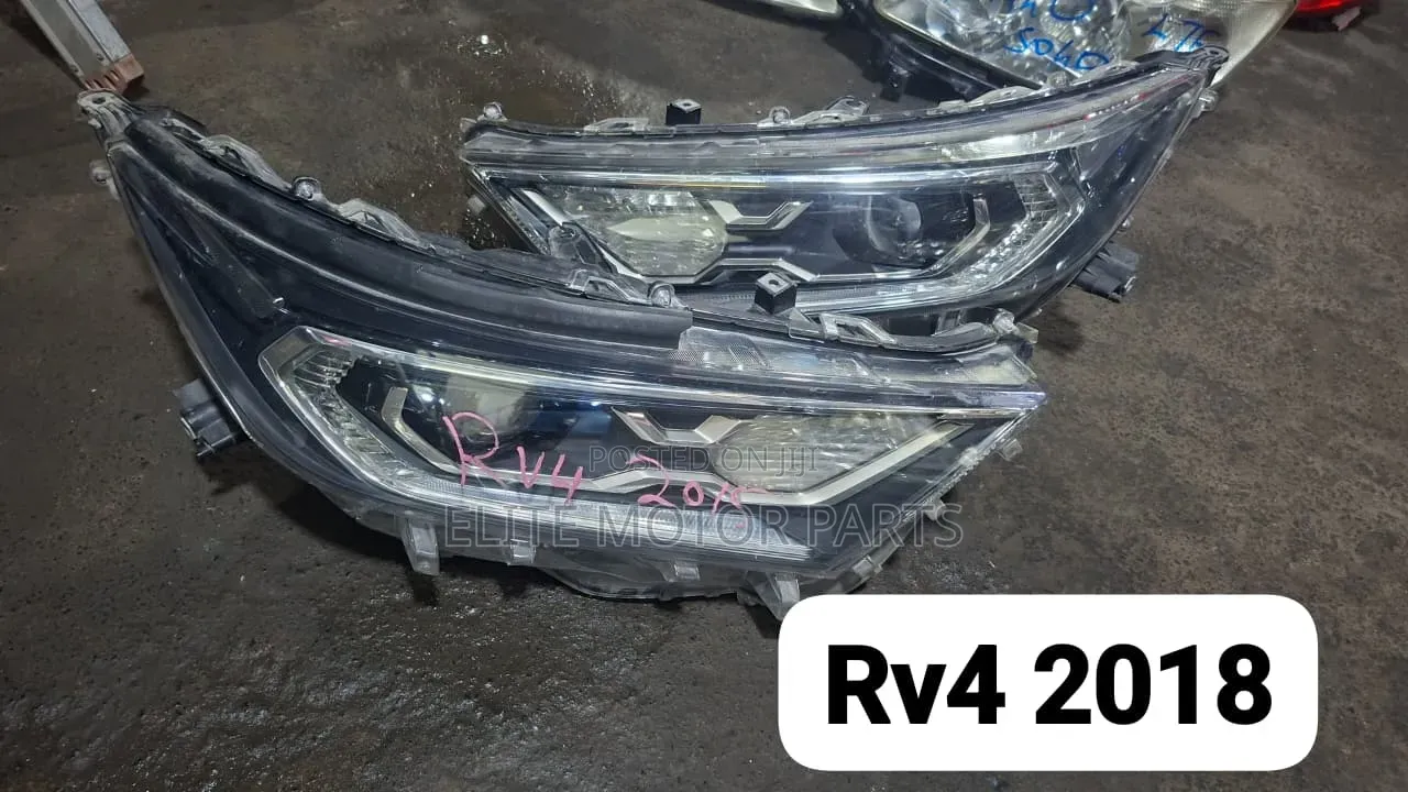 Toyota Rav4 Headlight