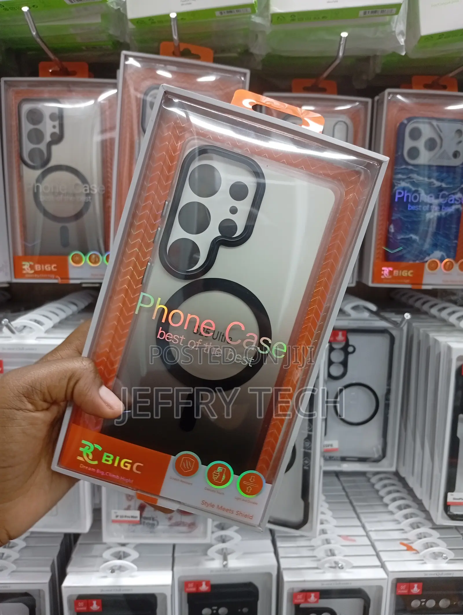 Samsung Galaxy S23 Ultra Case With a Black Magsafe Charging Ring.