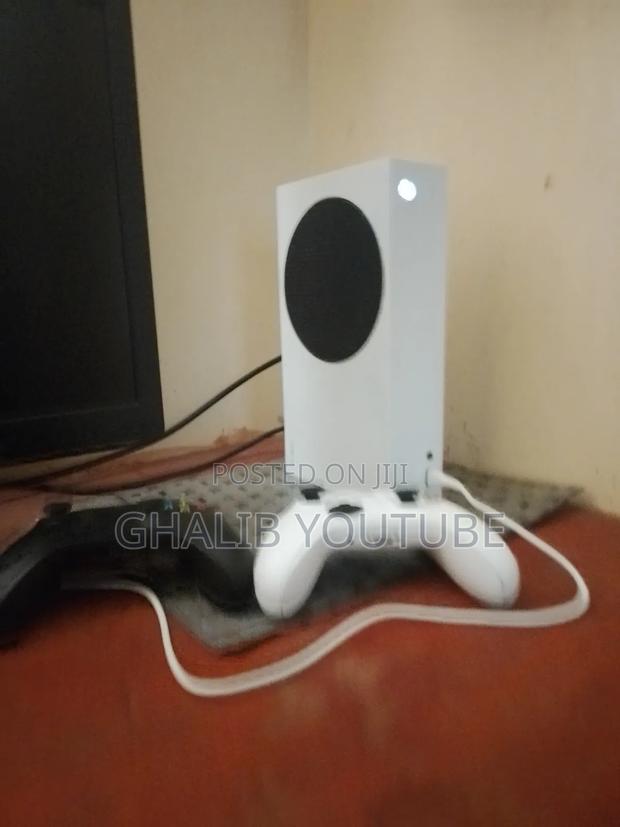 Xbox Series S - thumbnail 3