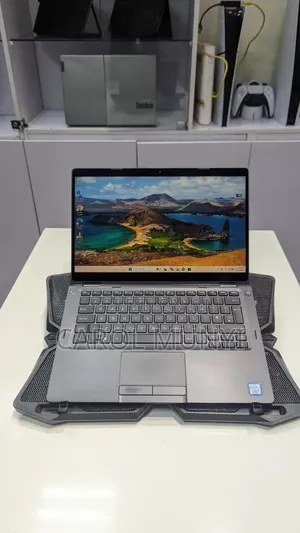 New Laptop Dell Latitude 7390 8GB Intel Core i5 SSD 256GB