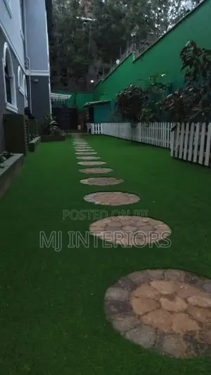 Artificial Grass Carpet for Outdoor Spaces That Look Natural