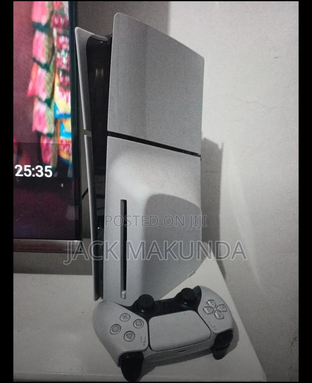 Ps5 1tb Slim Edition With 1 Pad