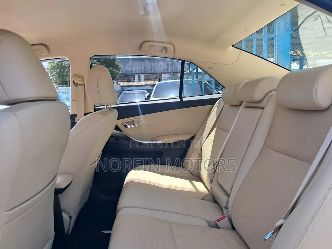 Toyota Premio 1.5 FWD 2019 Silver