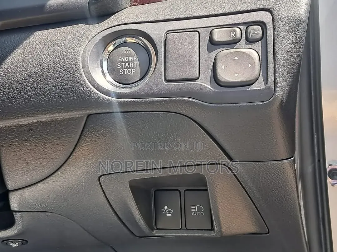 Toyota Premio 1.5 FWD 2019 Silver
