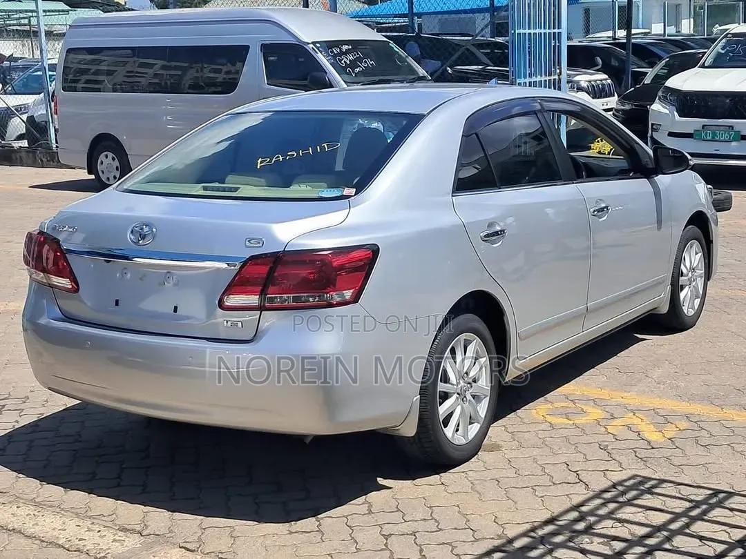 Toyota Premio 1.5 FWD 2019 Silver