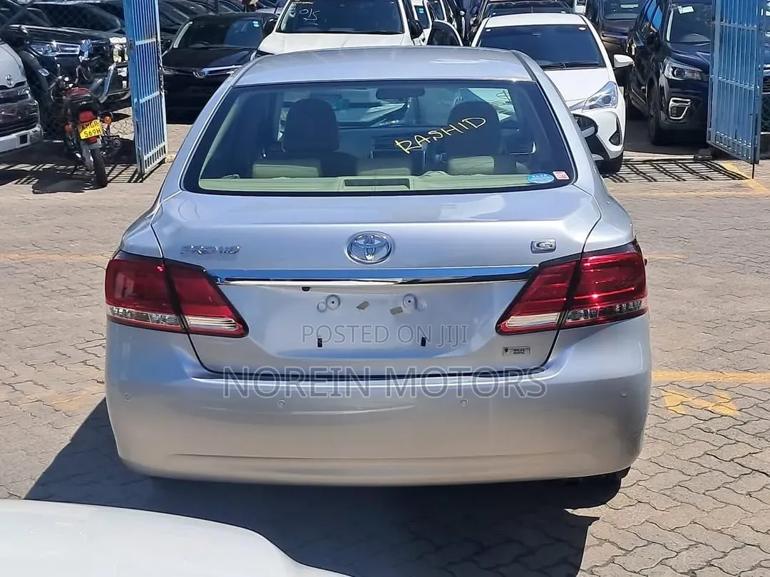 Toyota Premio 1.5 FWD 2019 Silver