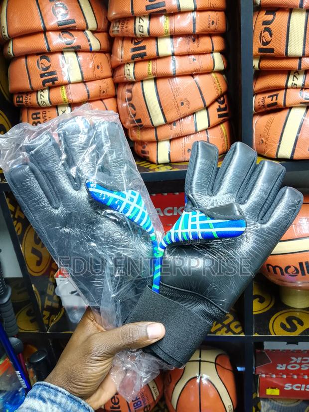 Original Goalkeepers Gloves All Size Available - thumbnail 2