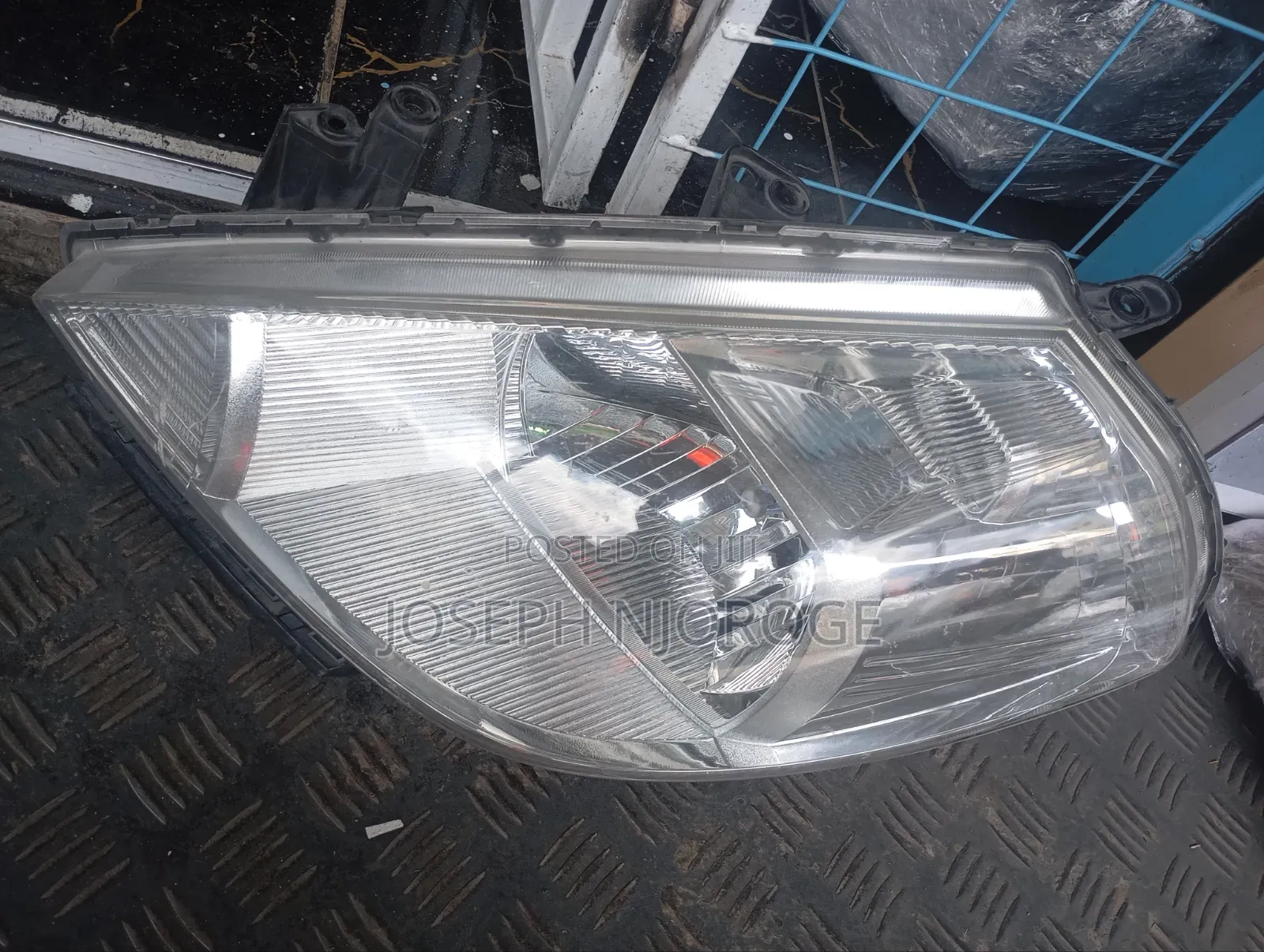 Nissan Tiida Headlight