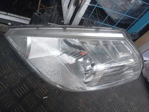 Nissan Tiida Headlight