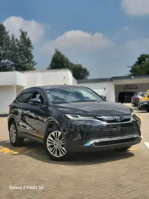 Toyota Harrier 2.0 2020 Black