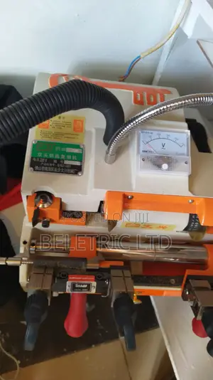 Key Cutting Machine