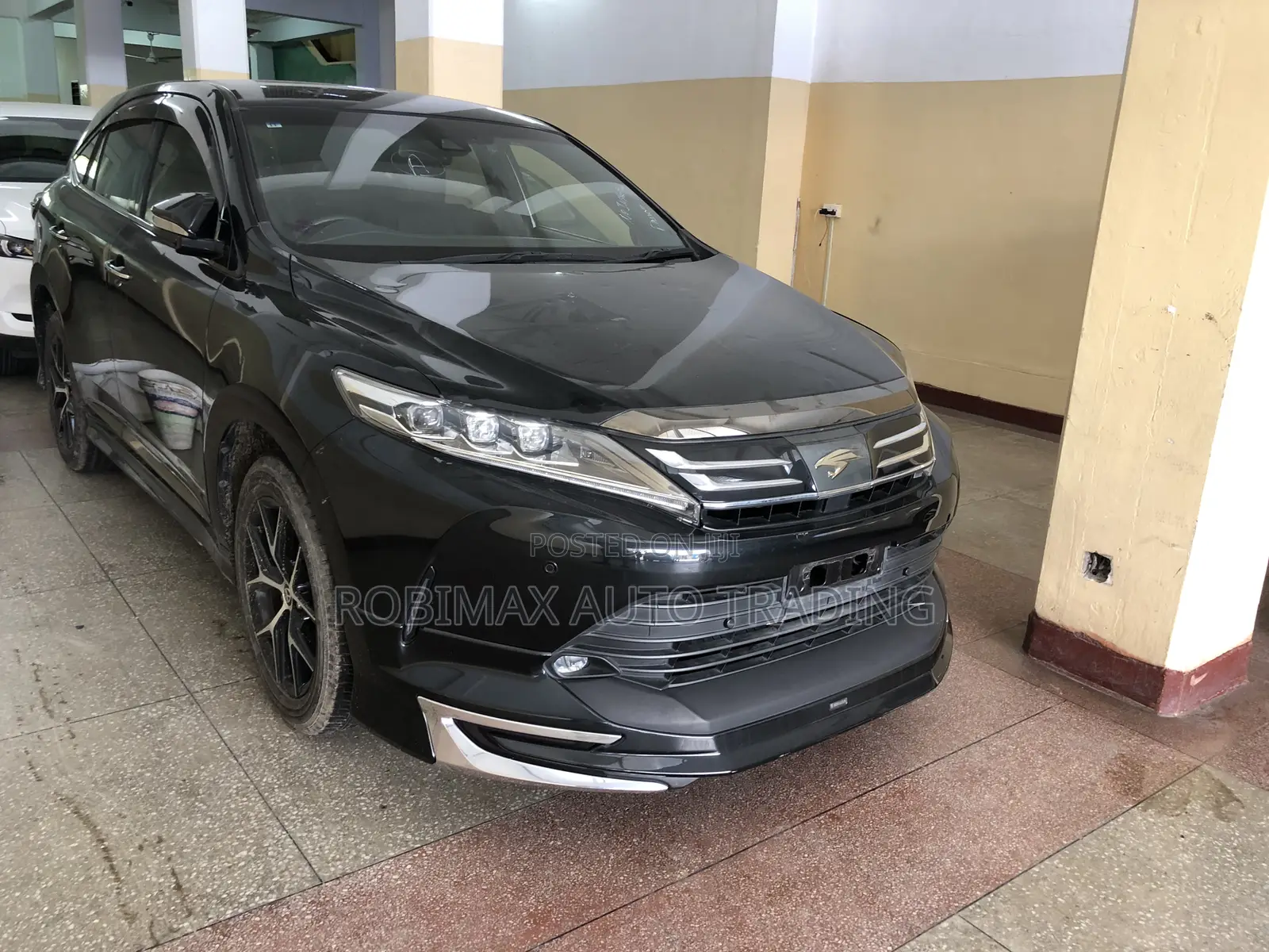 Toyota Harrier 2.0 2019 Black