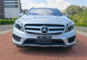 Mercedes-Benz GLA-Class 2017 Silver