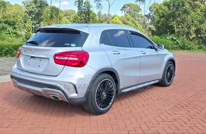 Mercedes-Benz GLA-Class 2017 Silver