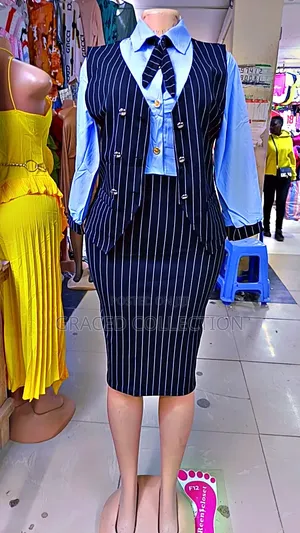Fashion Dress With Court