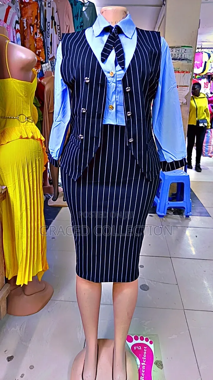 Fashion Dress With Court