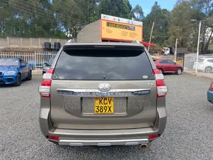 Toyota Land Cruiser Prado 2015 Gray
