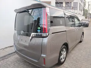 Toyota Esquire 2019 Gray
