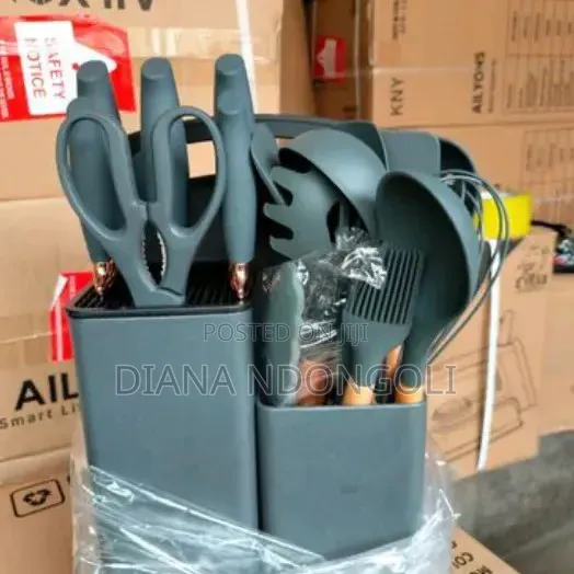 19pcs Silicone Spoon 
Available