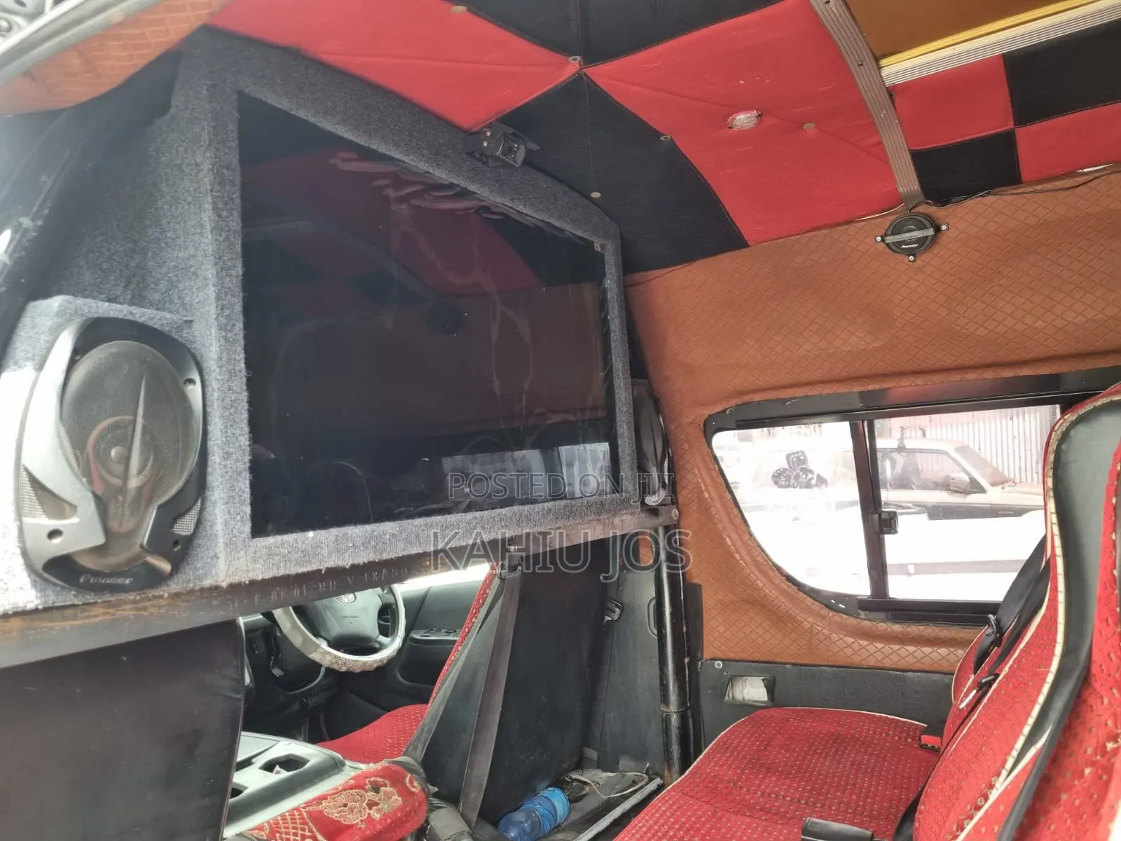 Toyota HiAce 2011 Silver