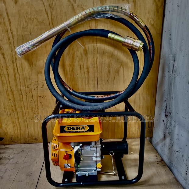 Dera Gasoline Concrete Vibrator