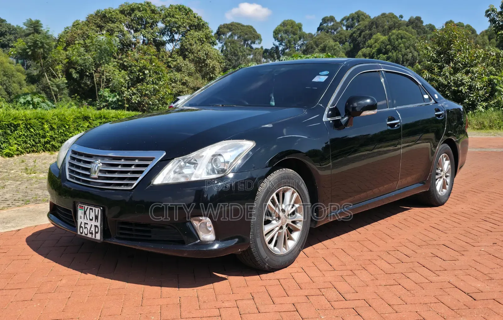 Toyota Crown 2012 Black