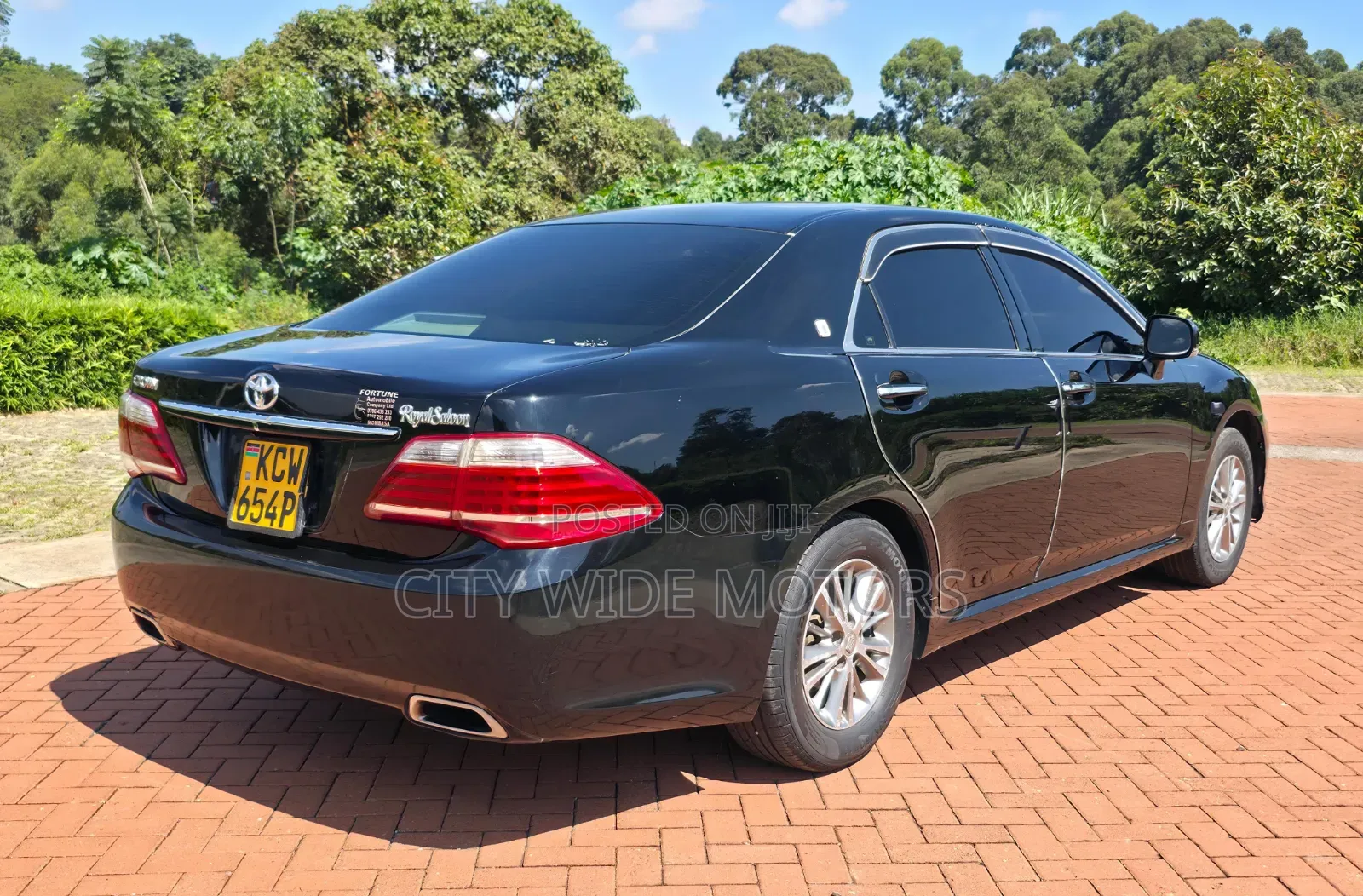 Toyota Crown 2012 Black