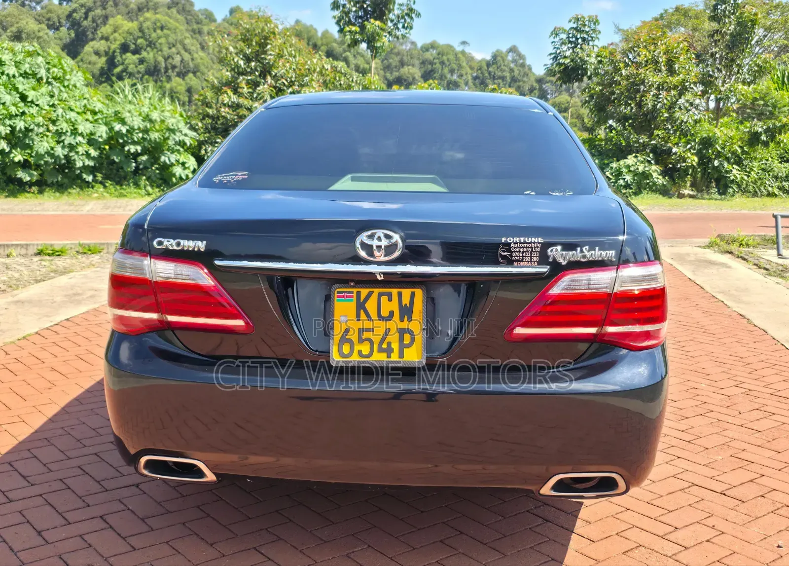 Toyota Crown 2012 Black