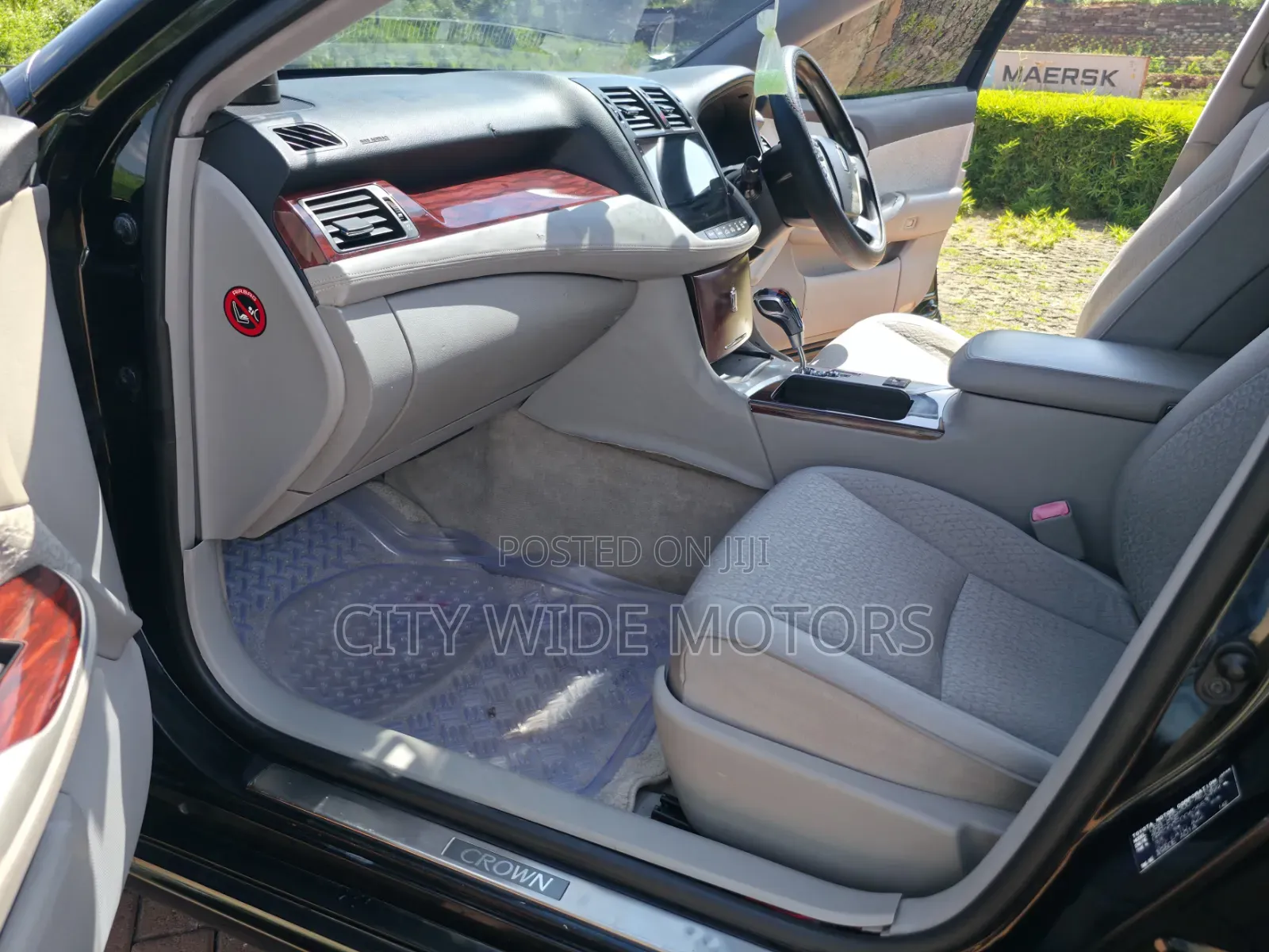 Toyota Crown 2012 Black